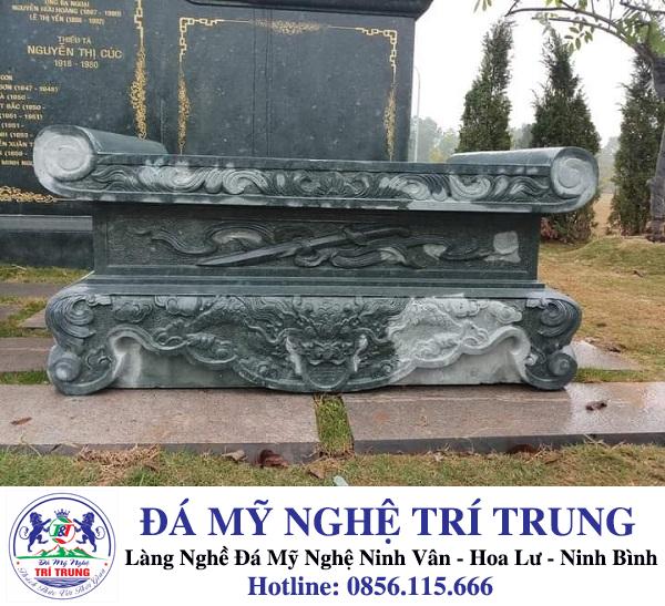 Bàn thờ đá 02